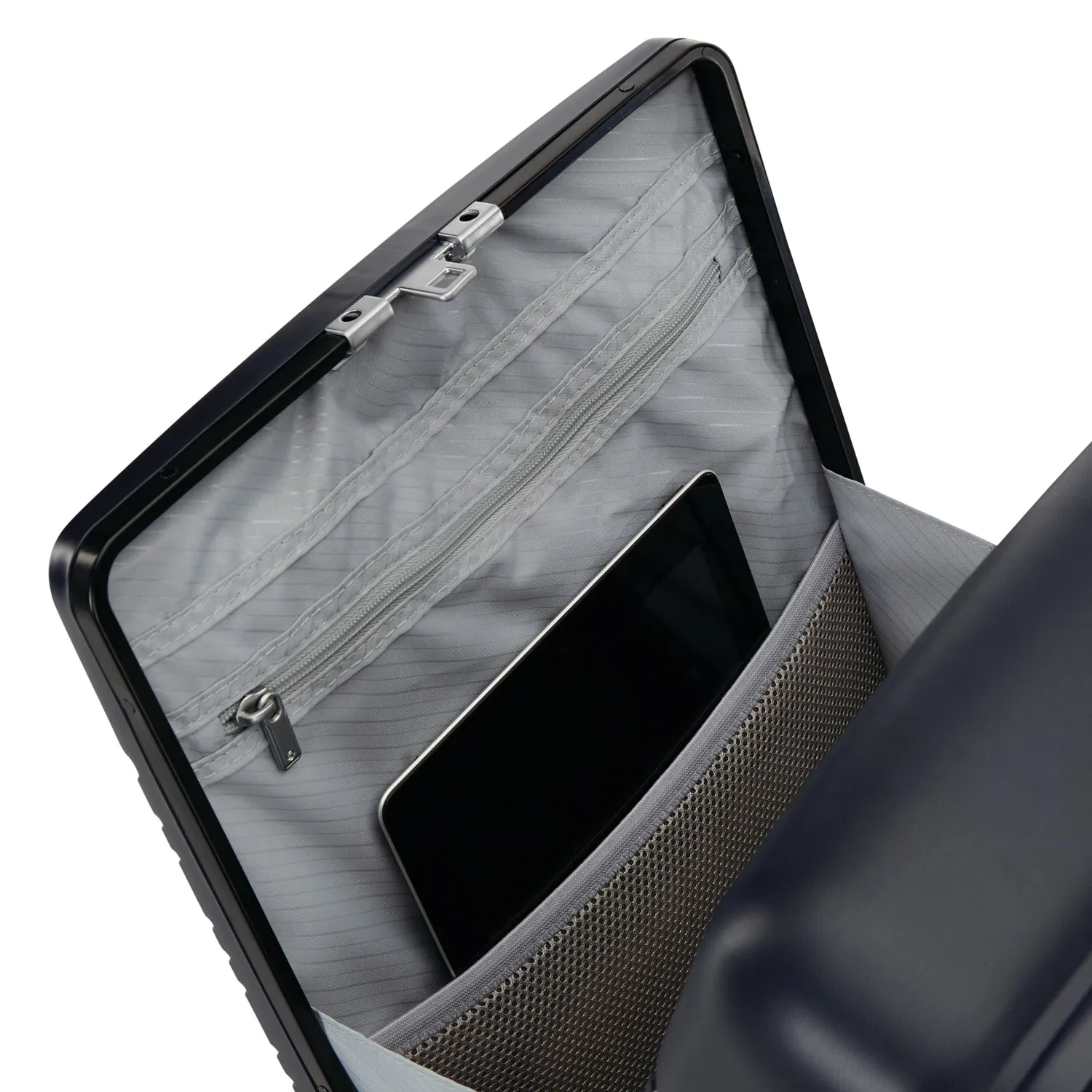 Samsonite Elevation™ Plus 22x14x9 Spinner Carry-on